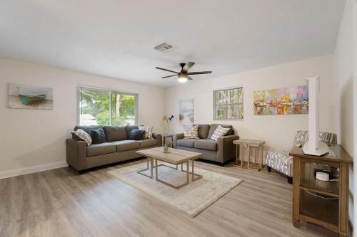 Villa Kailāsa - Pool, 6min drive to the Beach in Bay Pines, USA