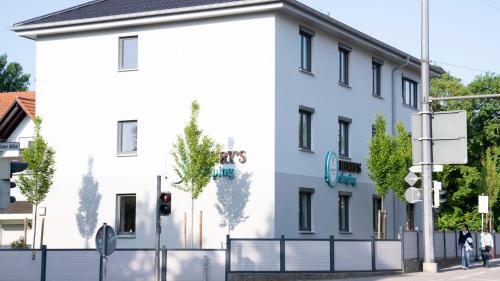 Vista exterior, Henrys Sleeping am Augsburger Eiskanal in Augsburg