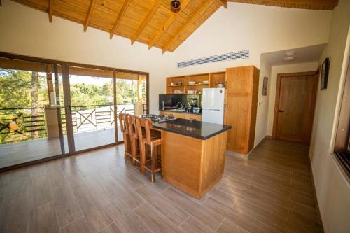 Kitchen, Vista del Campo Country Club & Villas in Jarabacoa