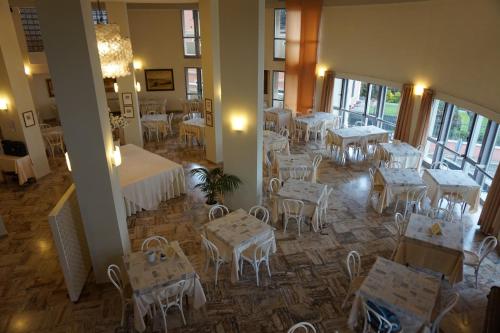 Hotel Palace - image 11
