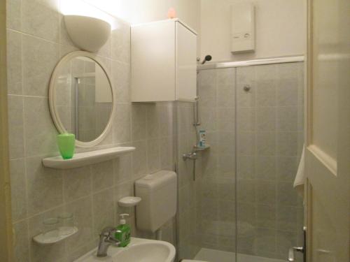 St. Lazarus Room - image 10