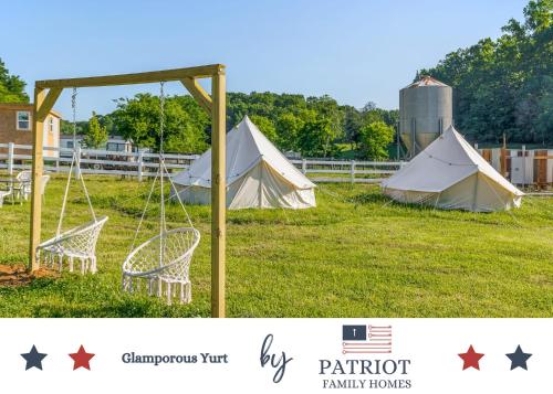 Farm Glamp, Outdoor Shower, Pool! 15min to Chatt! in Chattanooga, USA