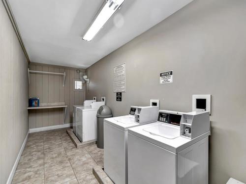 Seaside Villa 379 - 1 Bedroom 1 Bathroom Oceanside 3rd Floor photo