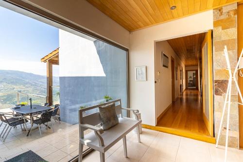 Terraza/balcón, Quintinha do Miradouro - casa completa com 4 quartos! in Mesao Frio