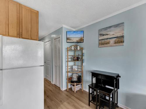 Seaside Villa 379 - 1 Bedroom 1 Bathroom Oceanside 3rd Floor photo