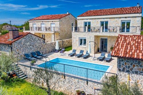 Luxury Stone villa with pool - Briševo - Accommodation