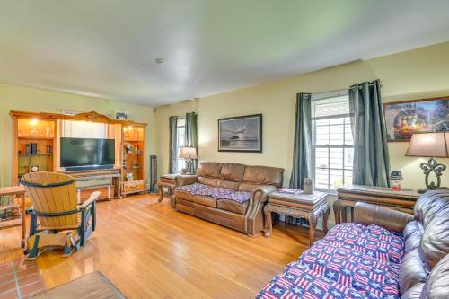 . Pet-Friendly Gloversville Cottage Near Golf Course