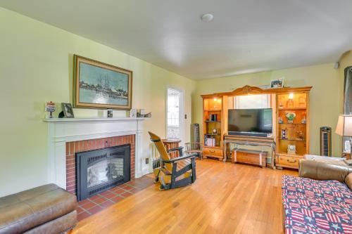 Pet-Friendly Gloversville Cottage Near Golf Course in Gloversville, USA