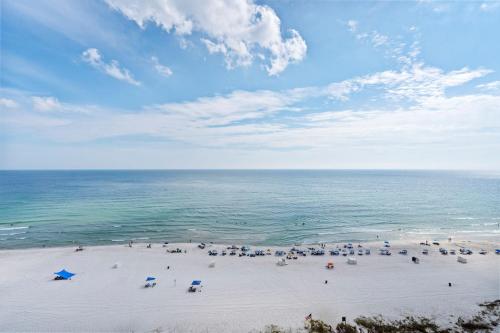 Beachfront condo on white sands, multiple pools in Orange Beach (AL)