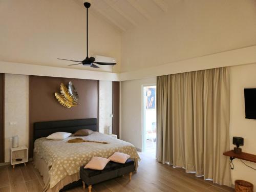 Green Villa Moorea in เตแน