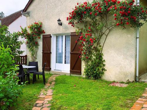 Gîte 7 pers avec jardin, vélos, proche Zoo de Beauval et Château de Valençay - FR-1-591-60 (Gite 7 pers avec jardin, velos, proche Zoo de Beauval et Chateau de Valencay - FR-1-591-60) in Jeu-Maloches