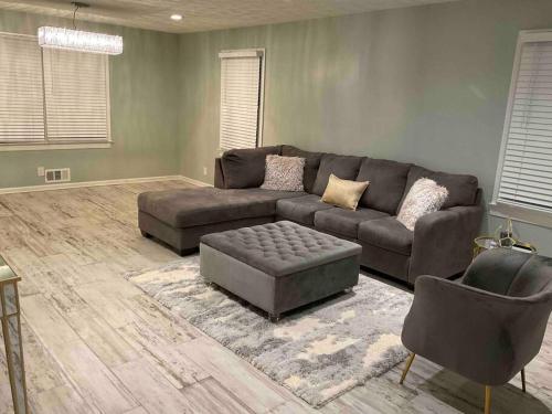 Renovated 3bedroom 2.5bath 2 story house w/ garage in Suwanee (Georgia)