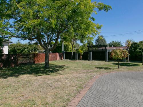 Taupo Escape - Rainbow Point Holiday Home - image 5