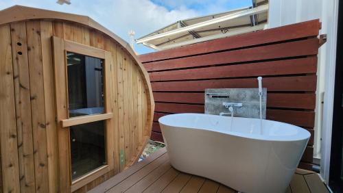 온수 욕조, ZUMI TERRACE うちなーみやリゾート宮古島 (ZUMI TERRACE うちなーみやリゾート宮古島) in 요나하 해변