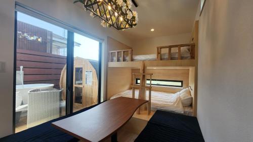 2 double beds