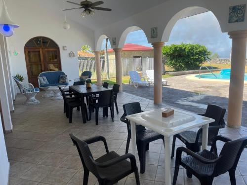 Ocean Breeze Villa Carismar in Cabrera