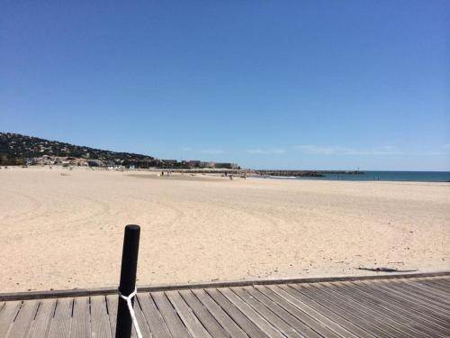 Appartement 4 pers, piscine, parking, climatisation en bord de mer - FR-1-338-508, Sète (foto 2)