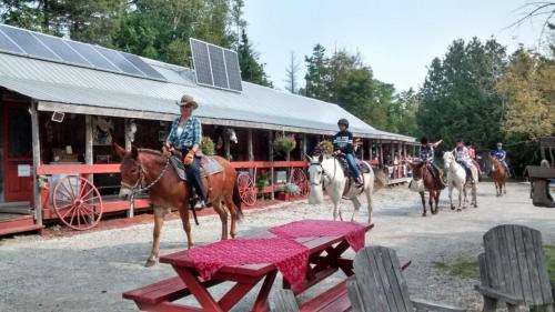 . K!cking Mule Guest Ranch