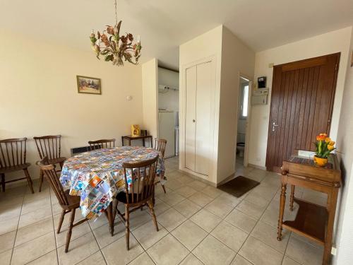 Appartement Jullouville, 2 pièces, 4 personnes - FR-1-361-493