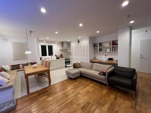 The No.10 山中湖／サウナとBBQ、焚き火が楽しめる自然に囲まれた別荘【ペット可】