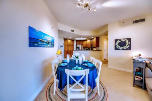 Vista Del Mar at Cape Harbour Marina, 10th Floor Luxury Condo, King Bed, Views!