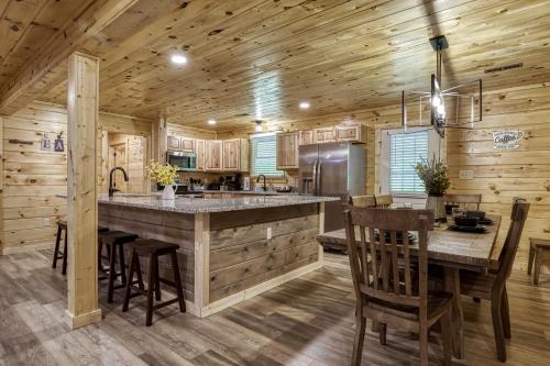 Hidden Creek Pool Table Hot Tub FREE tickets each paid day Pool Table!!! - image 12