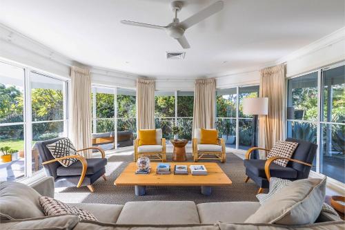 Celeste, 26 Bonito Street - Tranquil, Stylish & Pet friendly, Corlette (фото 2)