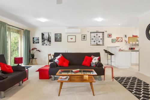 Two-Bedroom House image 7