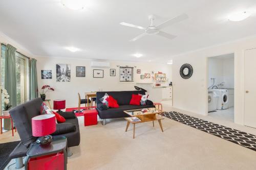 Two-Bedroom House image 5