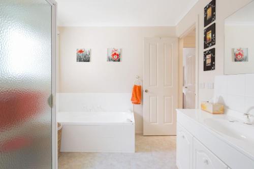 Two-Bedroom House image 1
