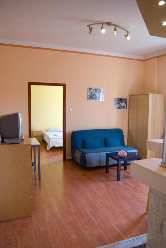 Deak Apartment - image 10