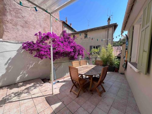 Maison dans les rues piétonnes du vieux Hyères