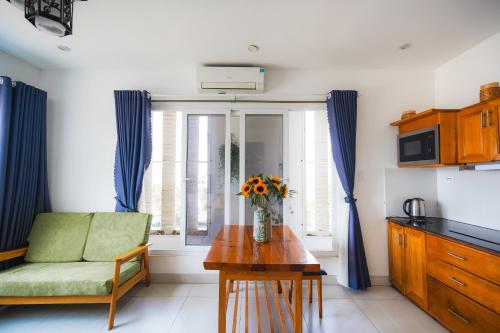 Cavilla Hotel & Apartment - Tap to explore photos