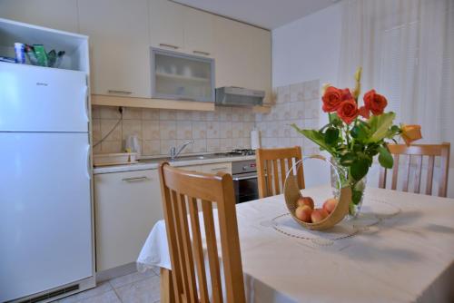 Apartments Meli 5