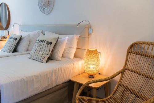 Double Room with Balcony image 4
