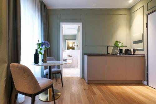 PRESTIGE BOUTIQUE APARTHOTEL - Piazza Duomo View 2