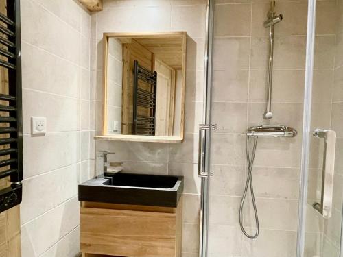 阿尔皮纳俱乐部酒店 - 查姆陪格尼-烯瓦努瓦斯