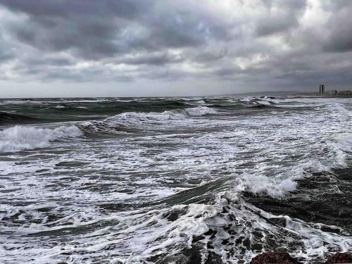 T2 neuf + piscine, 5 mn à pied des plages