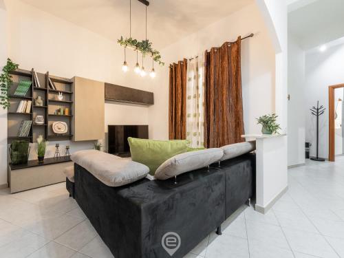 Trendy City Apartment 4