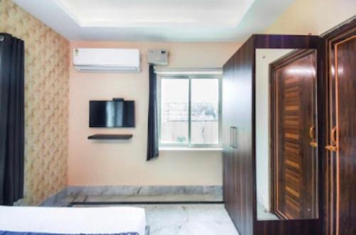 Hotel Royal Galaxy photo