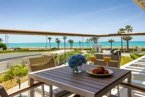 Bespoke Holiday Homes - Palm Jumeirah- 2 Bedroom Sea View with Pool & Beach Access, The 8, Dubái (foto 2)