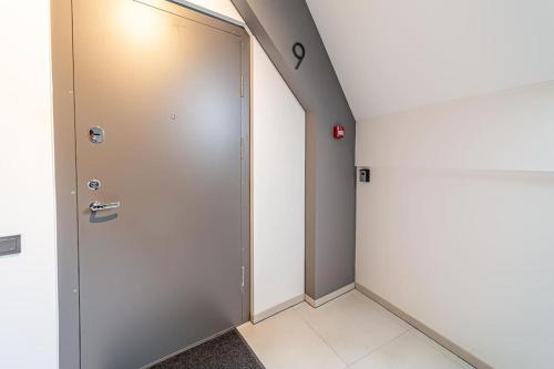 Sky Apartment with free parking and balcony & AC