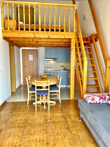 One-Bedroom Attic Apartment with Sea view  image 10