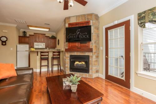 Bransons Great Rock Retreat in Branson, USA