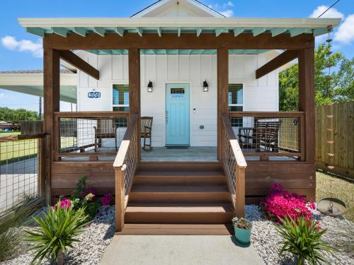 Five Oaks Cottage in Rockport, USA