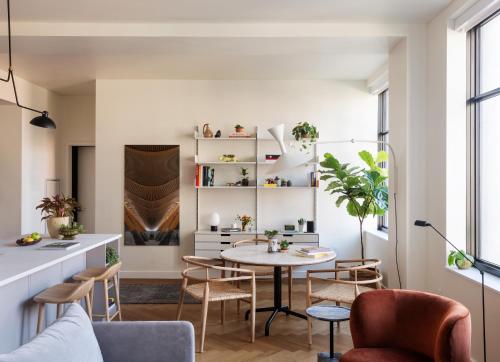 Létesítmények, ROOST Detroit near Fox Színház