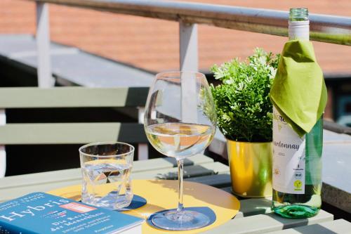 FeWoZauber - Domspatz, 50qm, Top-Lage, Style, Dachterrasse, Business, Schwerin (fotografie 6)