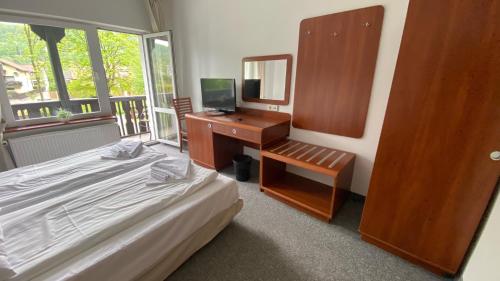 Double Room with Private External Bathroom