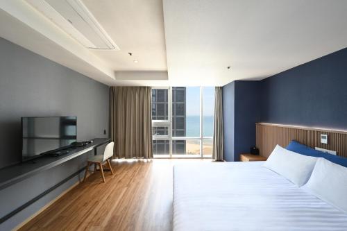 1 queen bed