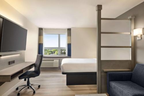 Microtel Inn & Suites by Wyndham Boisbriand